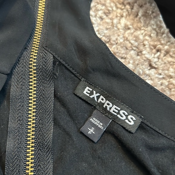 Express Top - Picture 2 of 3